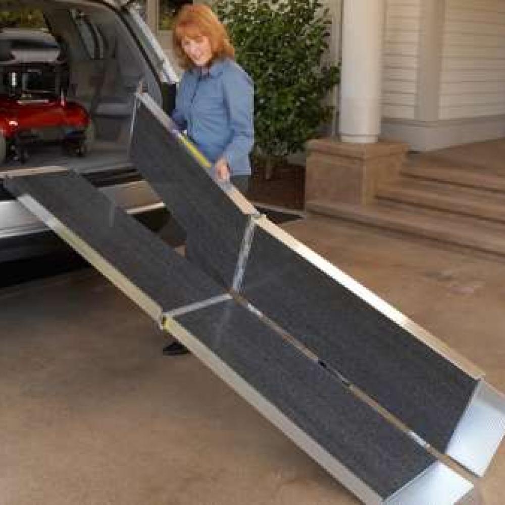 suitcase-trifold-as-ramp-folding